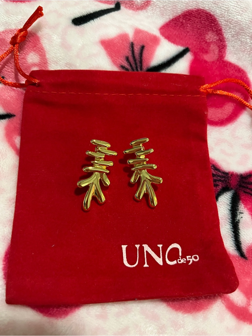 UNO de 50 Gold Leaf Cluster Drop Earrings - Gold